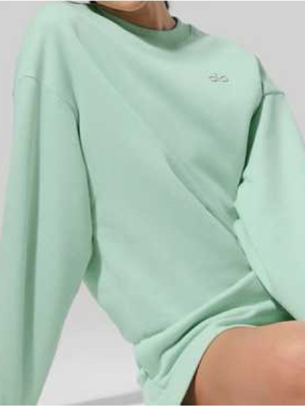 Alo Yoga Spearmint Accolade Sweatshirt and Sweatshort Set